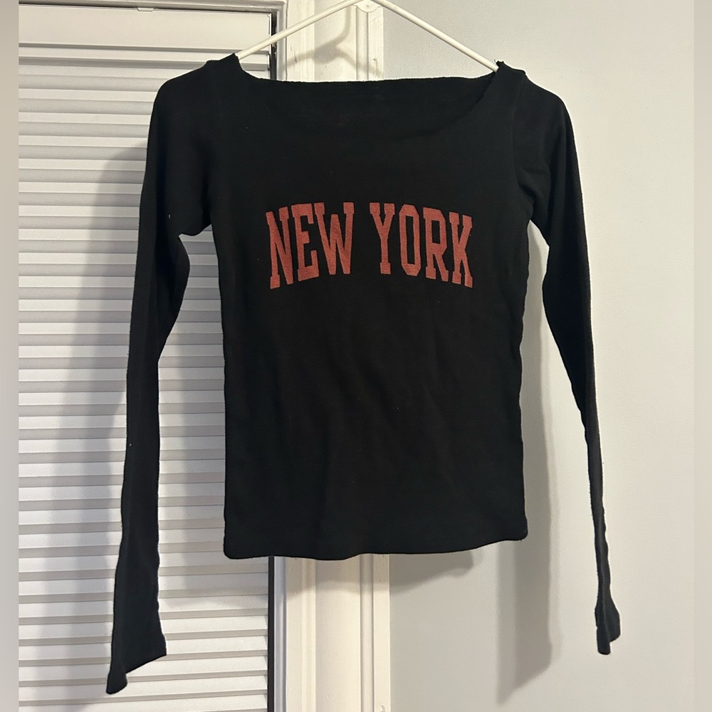 brandy melville new york off the shoulder tee